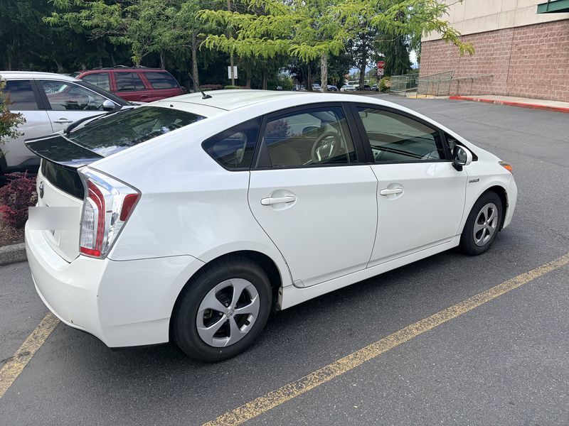 2015 Toyota Prius, side